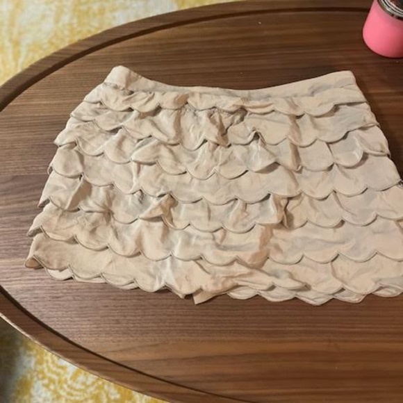 Club Monaco Silk Skort Tan - Size 8 - Picture 5 of 7